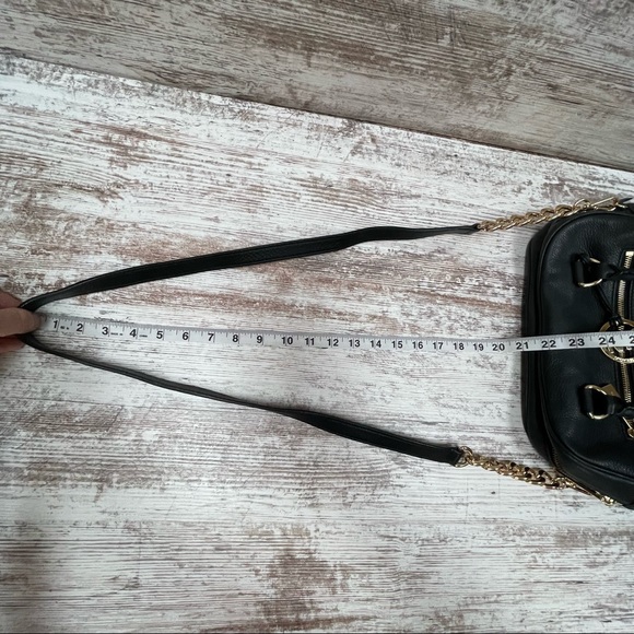 Micheal Kors versatile leather bag - Picture 14 of 14